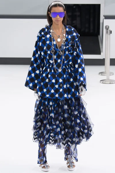 Look 24